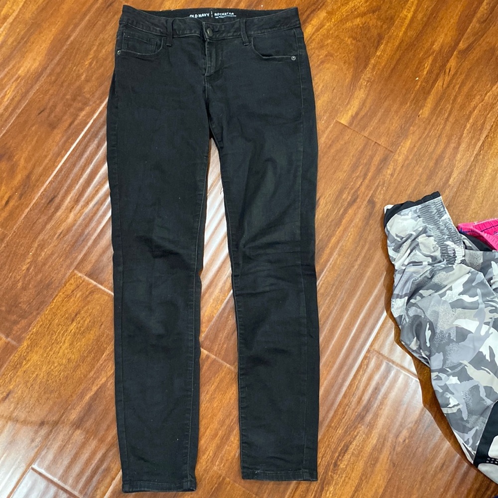 Black Old Navy rockstar jeans, material is not too constricting